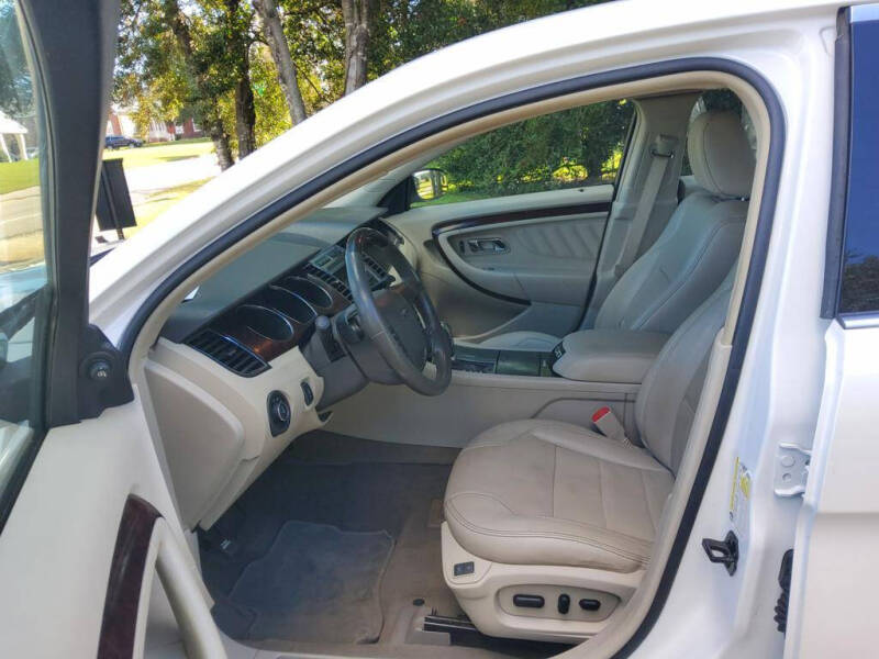 2010 Ford Taurus Limited