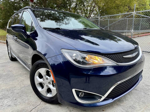 2017 Chrysler Pacifica Touring-L Plus