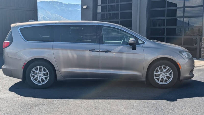 2018 Chrysler Pacifica LX