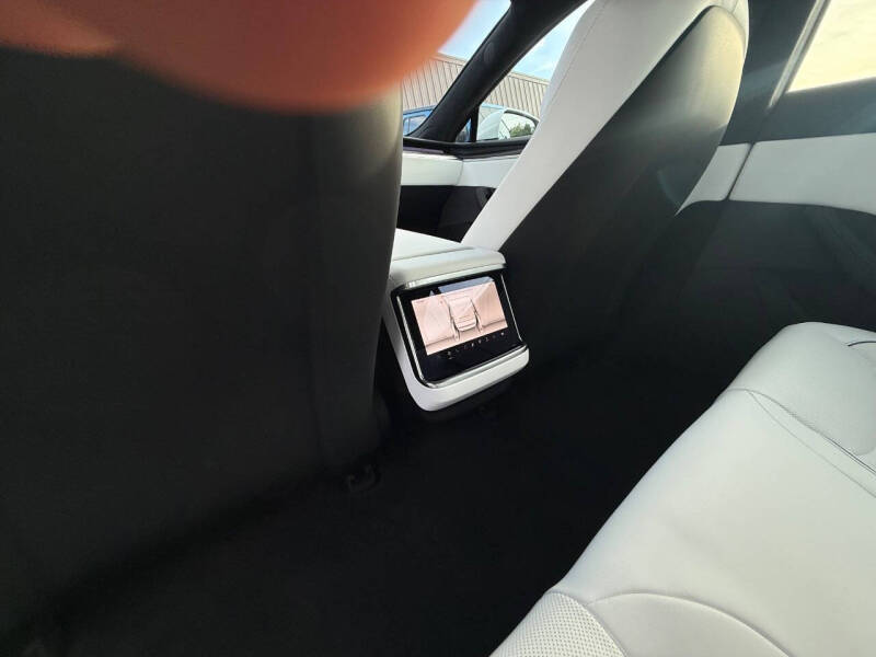 2022 Tesla Model S Plaid