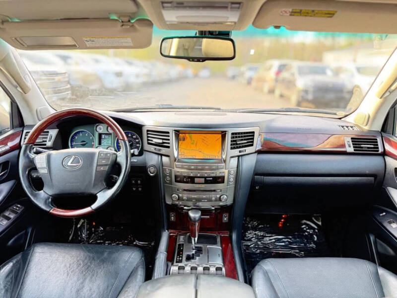 2011 Lexus LX 570