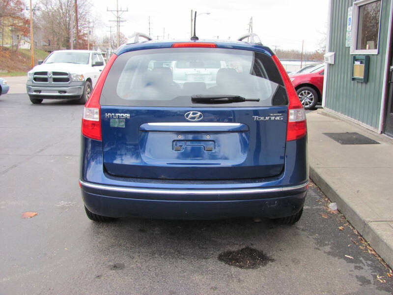 2012 Hyundai Elantra Touring GLS photo 4