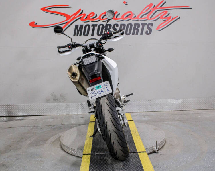 2020 Husqvarna 701 Supermoto