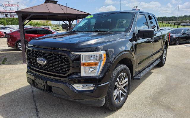 2022 Ford F-150 XL's photo