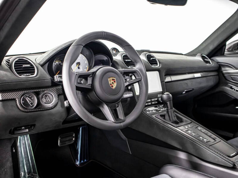 2024 Porsche 718 Cayman GT4 RS