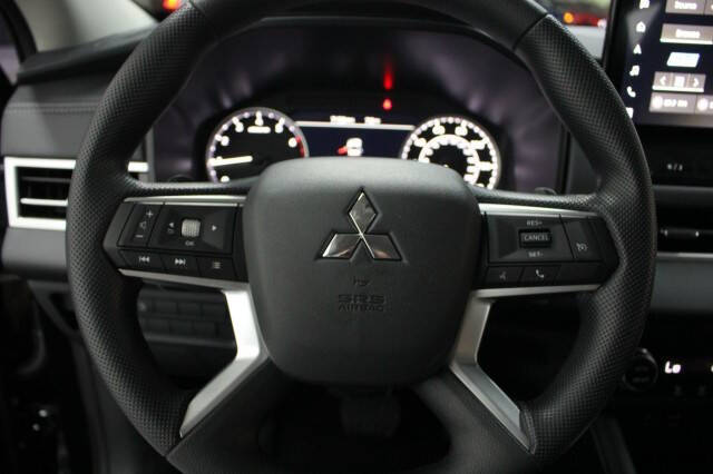 2026 Mitsubishi Outlander ES