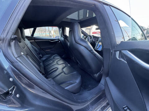 2015 Tesla Model S 70D