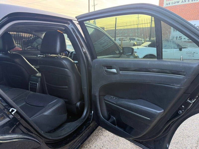 2017 Chrysler 300 Limited
