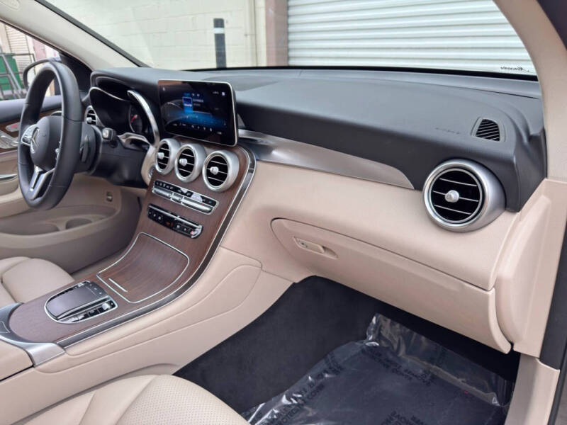 2022 Mercedes-Benz GLC GLC 300
