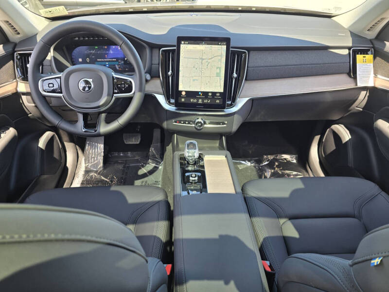 2026 Volvo XC90 B5 Core