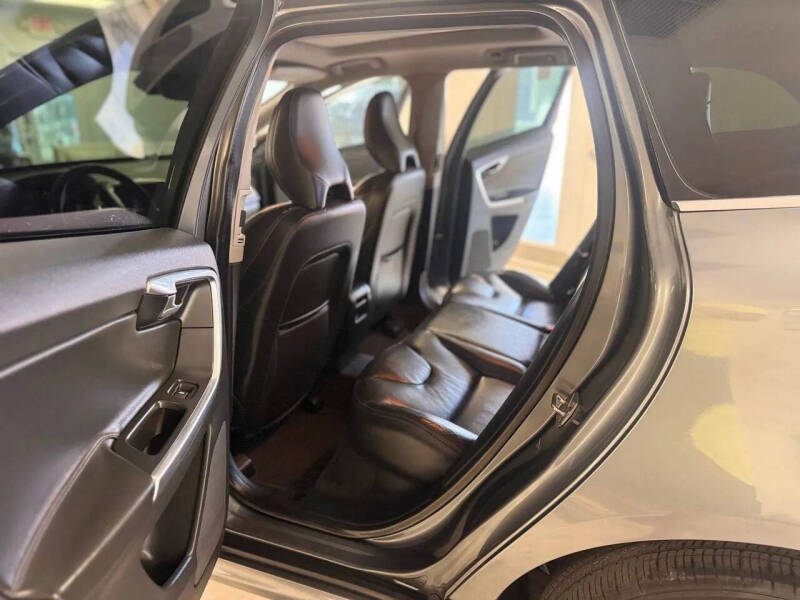 2017 Volvo XC60 T6 Dynamic