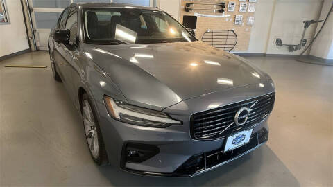 2021 Volvo S60 T5 Momentum