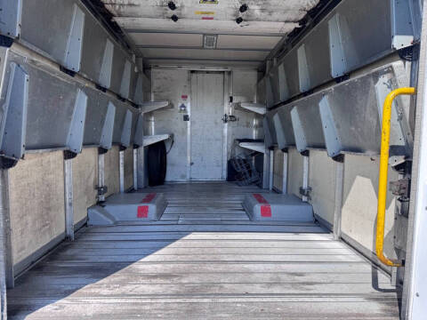 2014 Isuzu UTILIMASTER VAN