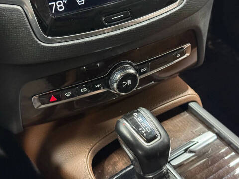 2019 Volvo XC90 T6 Momentum