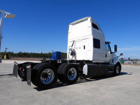 2020 International LT625