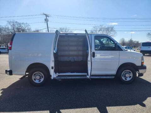 2023 Chevrolet Express 2500