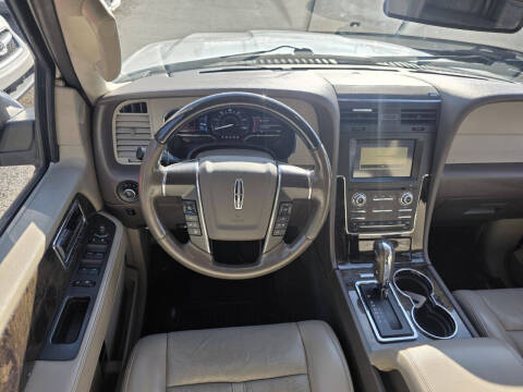 2017 Lincoln Navigator L Select