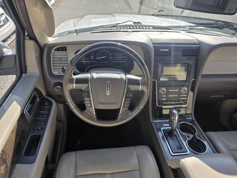 2017 Lincoln Navigator L Select