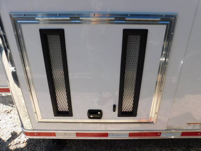 2025 United Trailers UAT 34' Aluminum Stacker Loade