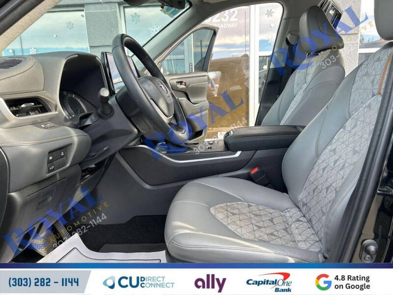 2023 Toyota Highlander Hybrid Bronze Edition