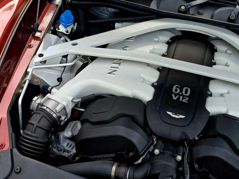 2014 Aston Martin Vanquish