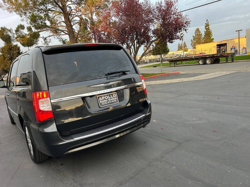 2011 Chrysler Town and Country Touring-L