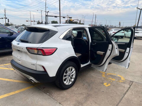 2020 Ford Escape SE