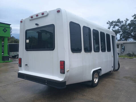 2017 Ford E-Series E-350 SD