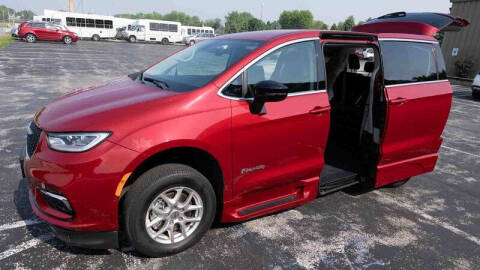 2024 Chrysler Pacifica Touring L