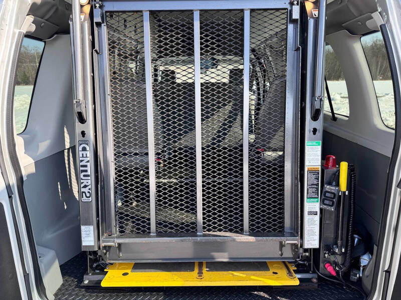 2012 Ford E-Series E-350 SD XL