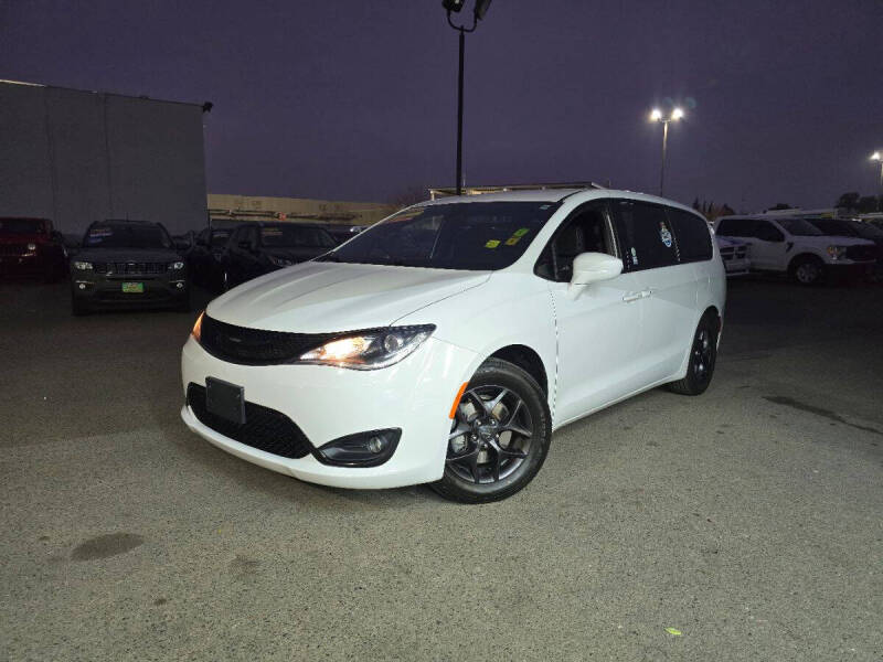 2020 Chrysler Pacifica Touring