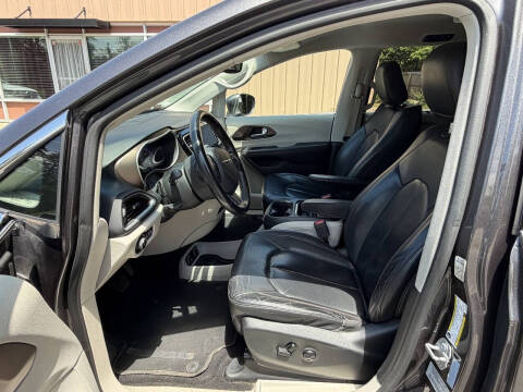 2017 Chrysler Pacifica Touring Plus
