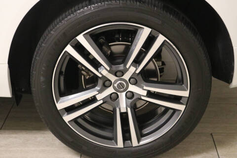 2019 Volvo XC60 T5 Momentum