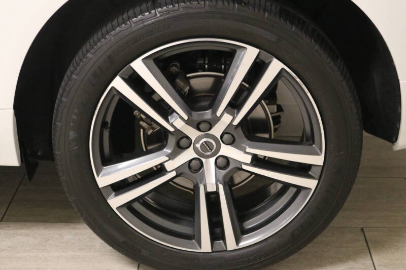 2019 Volvo XC60 T5 Momentum