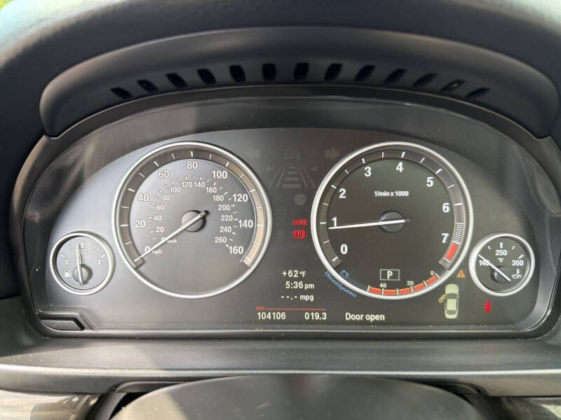 2012 BMW 5 Series 528i
