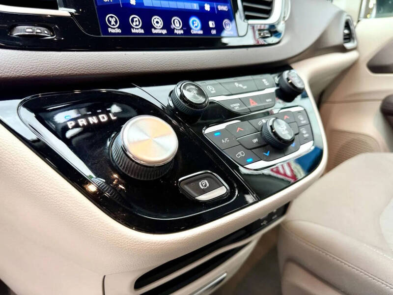 2017 Chrysler Pacifica Touring