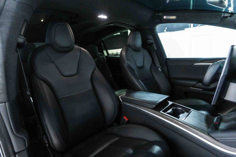 2023 Tesla Model X Standard Range