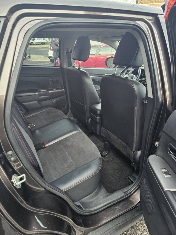 2023 Mitsubishi Outlander Sport SE