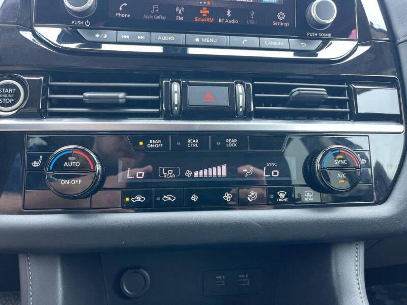 2024 Nissan Pathfinder SV