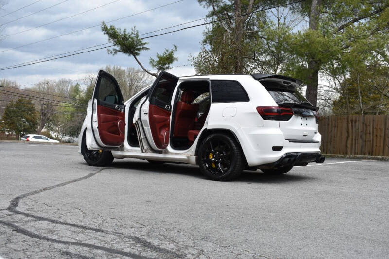 2018 Jeep Grand Cherokee Trackhawk photo 3