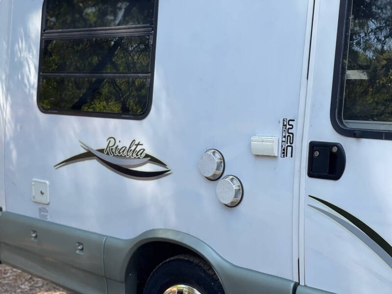 2002 Winnebago Rialta