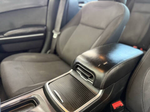 2015 Dodge Charger SE