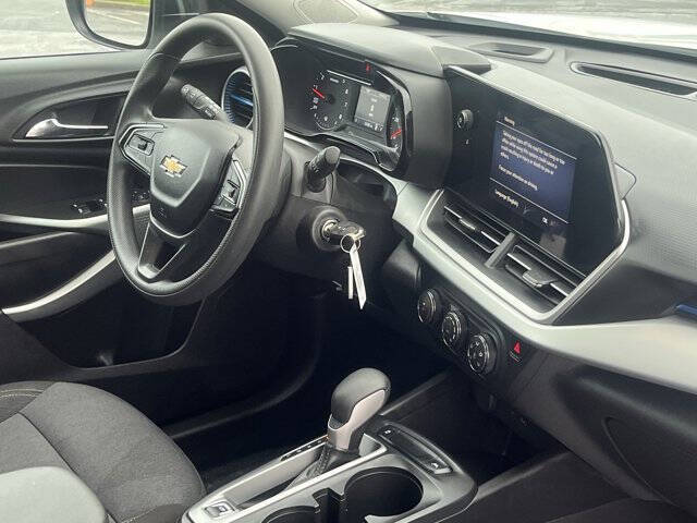 2025 Chevrolet Trax LS