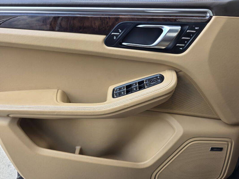 2016 Porsche Macan Turbo