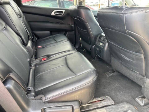 2020 Nissan Pathfinder SL