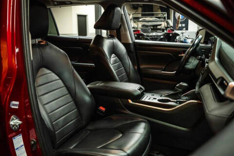 2022 Toyota Highlander Hybrid XLE