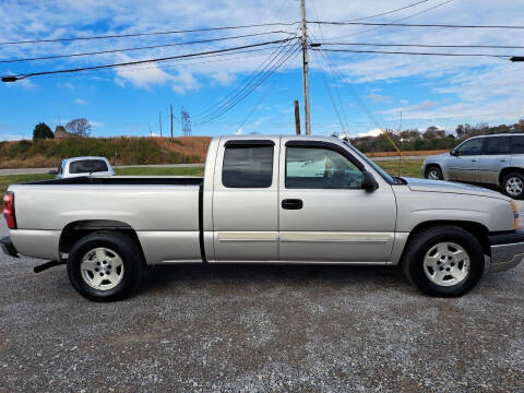2004 Chevrolet Silverado 1500 for sale at CAR-MART AUTO SALES in Maryville TN