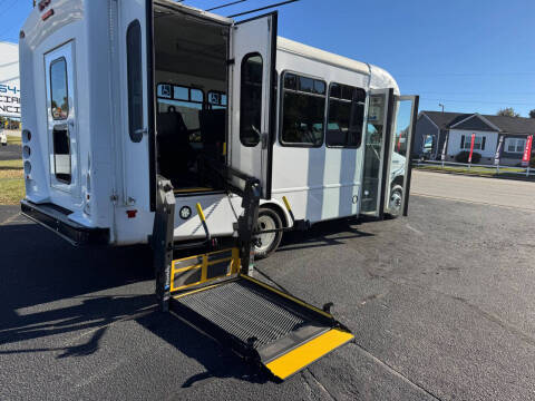 2017 Ford E-Series E-450 SD