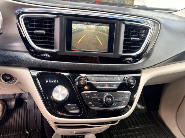 2020 Chrysler Pacifica Touring L