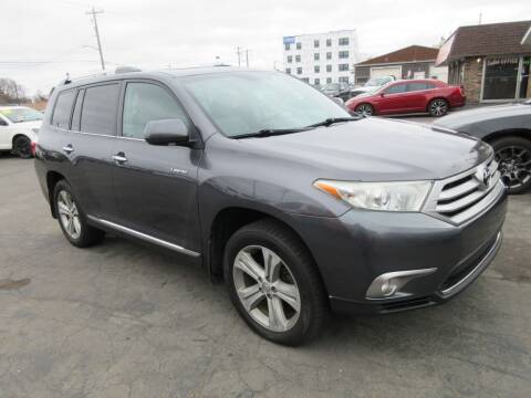2013 Toyota Highlander for sale at Fox River Motors, Inc in Green Bay WI